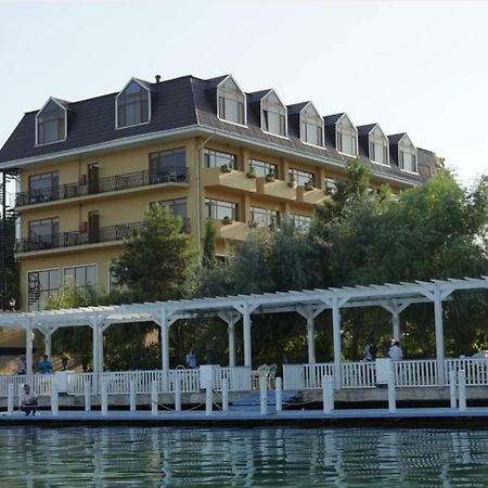 River Side Hotel มิงกาเชเวียร์ ภายนอก รูปภาพ