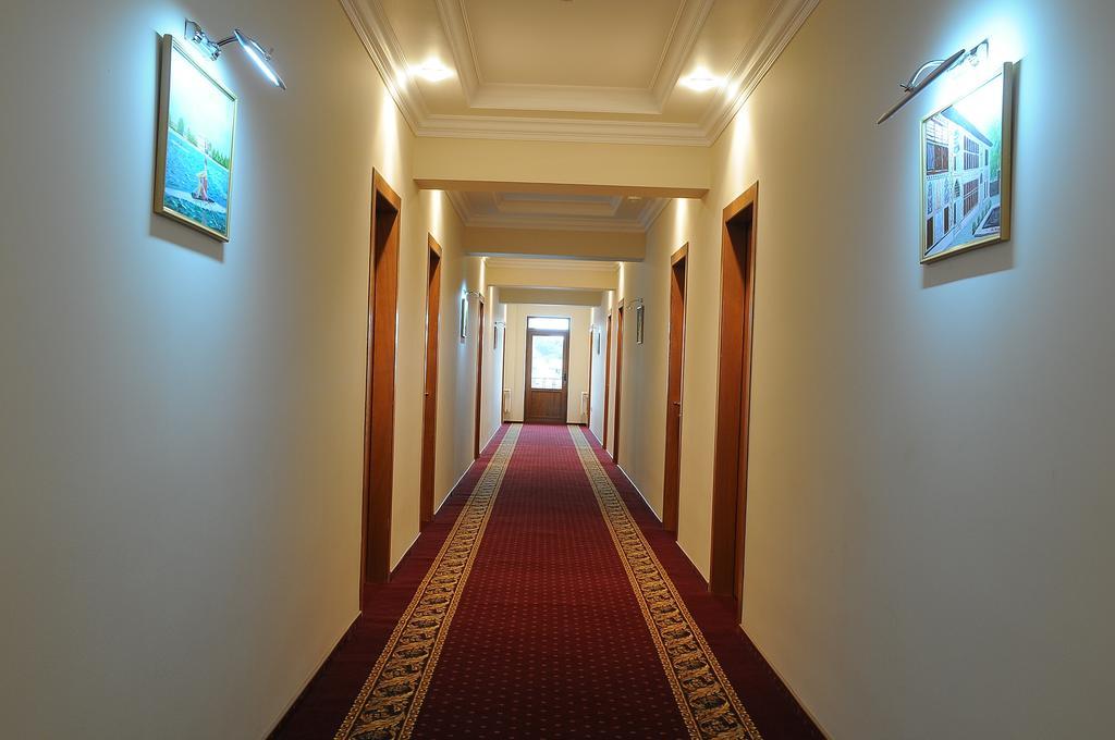 River Side Hotel มิงกาเชเวียร์ ภายนอก รูปภาพ